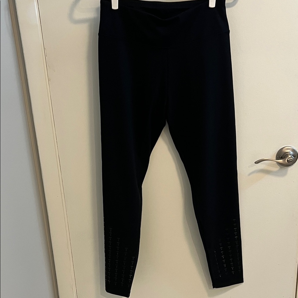 Zenergy by Chico’s Women's Black Embellished Leggings Sz 1 8/10